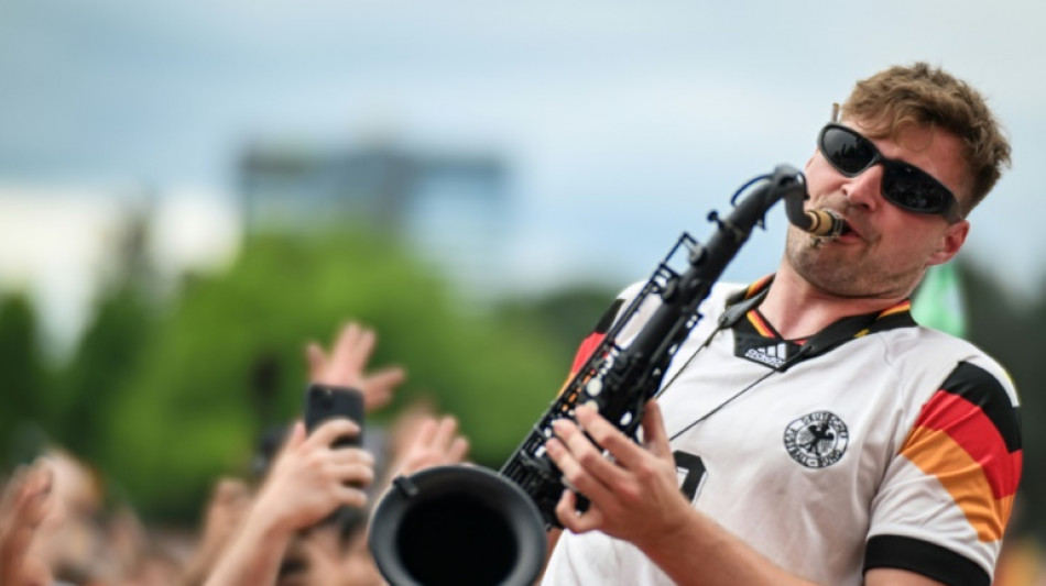 Un saxofonista, el &eacute;xito musical sorpresa de la Eurocopa-2024