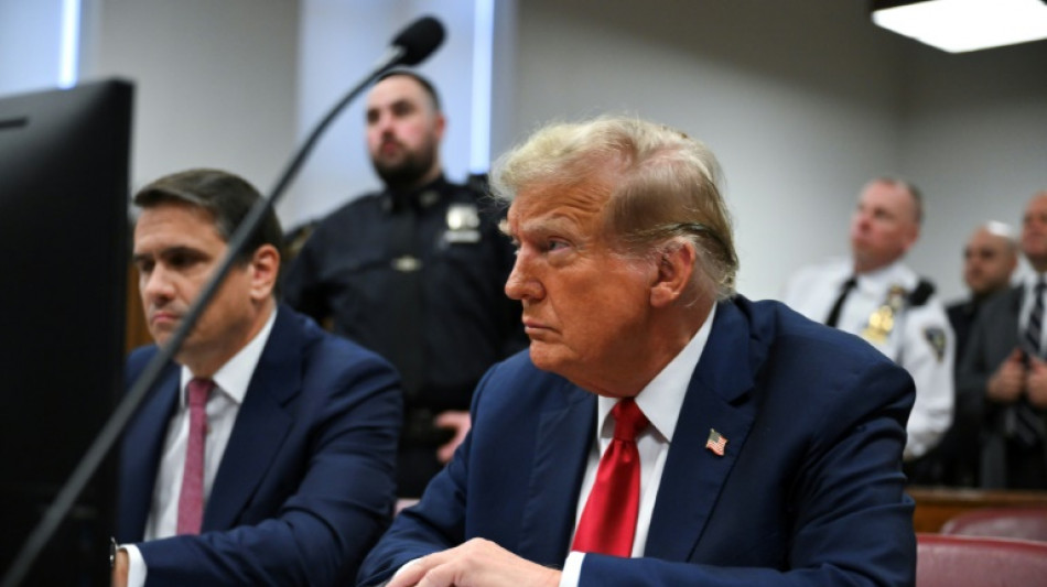 Trump d&eacute;nonce une "attaque contre l'Am&eacute;rique" au premier jour de son proc&egrave;s p&eacute;nal historique