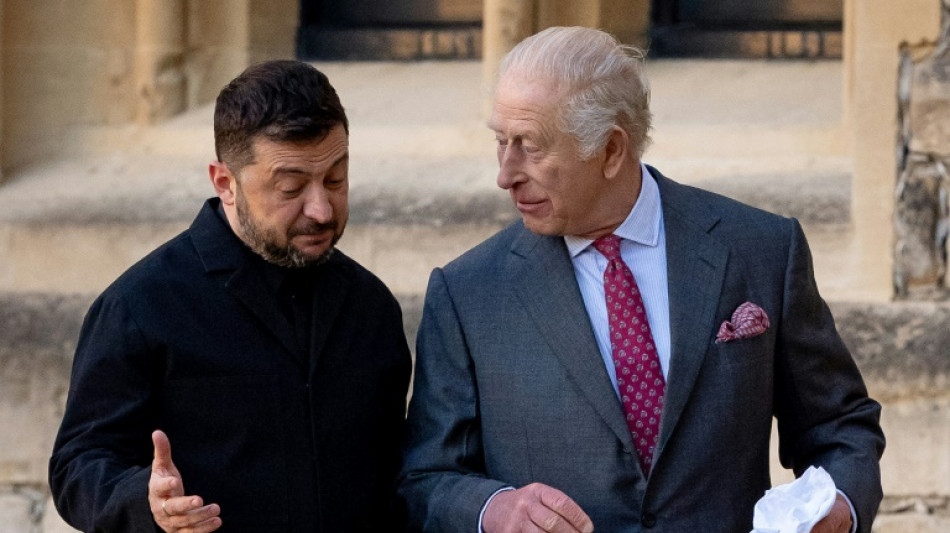 Zelensky reçu par Charles III, avant une réunion des alliés de Kiev autour de Starmer