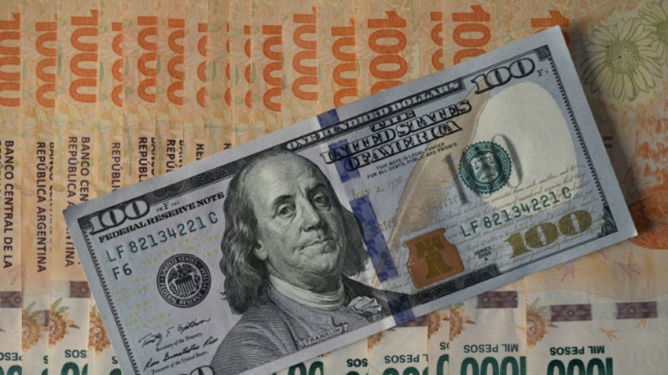 Tipo de cambio informal se dispara en Argentina, en plena negociaci&oacute;n con FMI