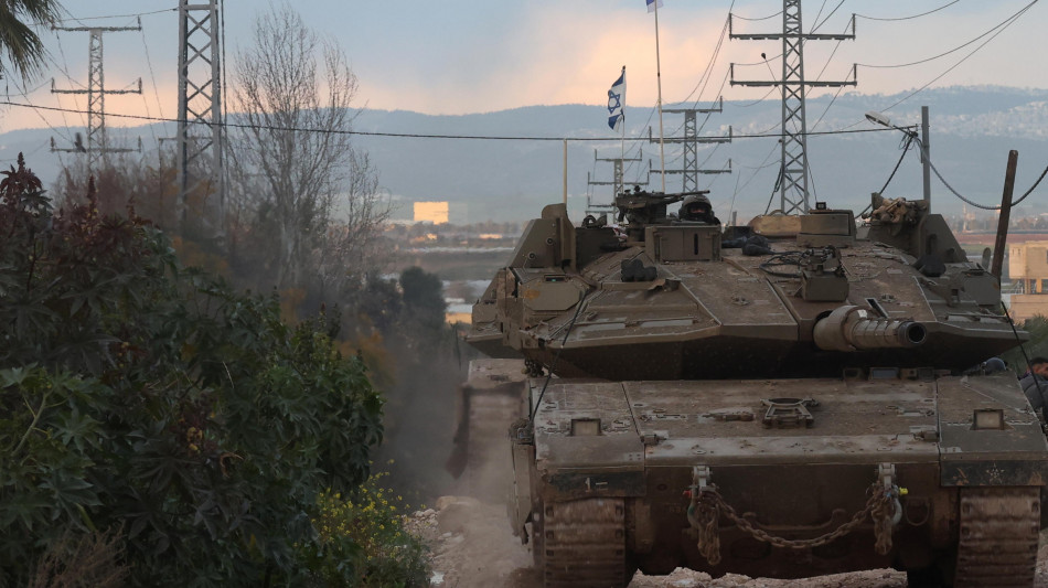 Media, blindati dell'Idf avanzano nella Striscia centrale