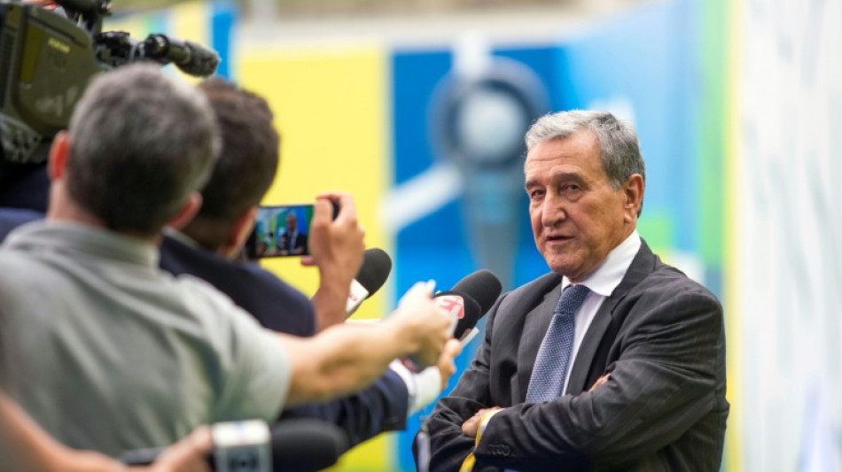 El exseleccionador brasile&ntilde;o Parreira "estable", tras ser operado