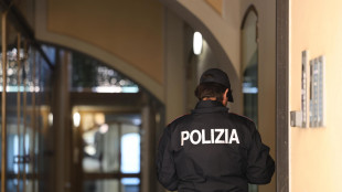 Donna uccisa in casa, sospetti su ex che muore in incidente