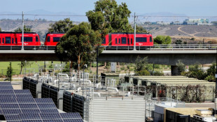 Batteries, community spirit help California fight heat wave