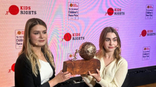 Tres adolescentes ucranianas premiadas por una aplicaci&oacute;n para j&oacute;venes refugiados