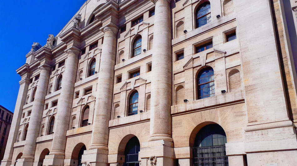 Borsa: Milano debole (-1%), tonfo di Prysmian e Stellantis