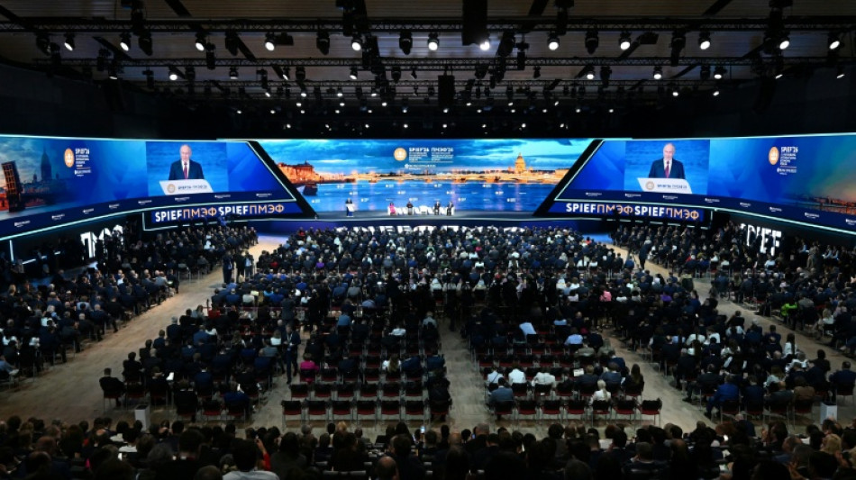 Ucr&acirc;nia lan&ccedil;a centenas de drones contra a R&uacute;ssia no encerramento de f&oacute;rum econ&ocirc;mico