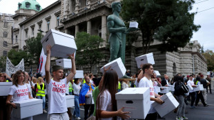 Ultimi sondaggi in Serbia delineano esito incerto fra studenti e Vucic