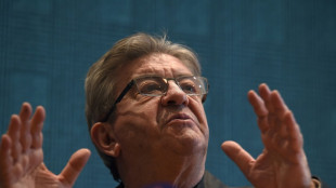 Montchalin justifie son vote contre l'interdiction du glyphosate, Mélenchon s'offusque