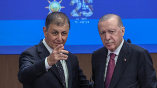 Turquie : le maire d'Izmir quitte l'opposition pour rejoindre le parti au pouvoir