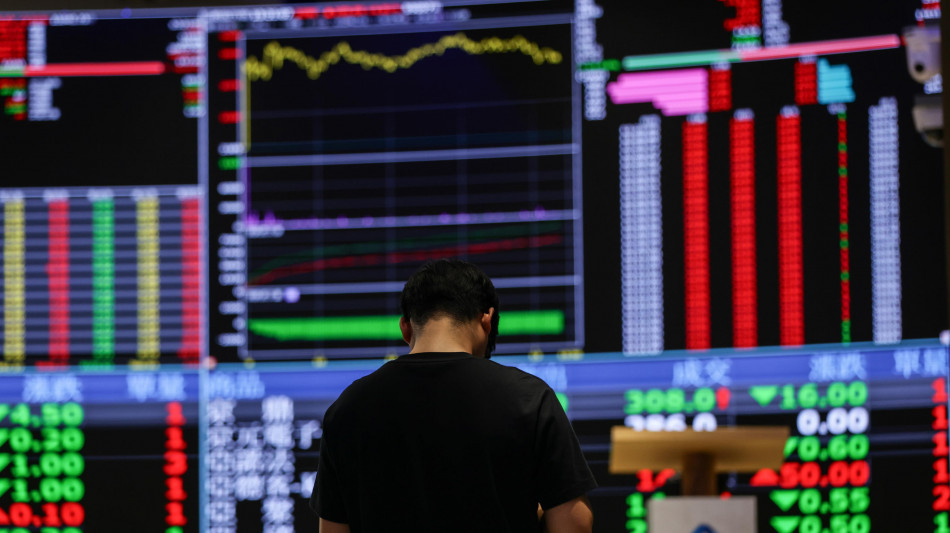 Borsa: Europa frena con le nuove minacce di Trump