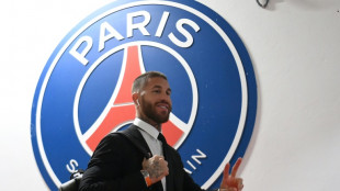 El Par&iacute;s SG anuncia la marcha del defensa espa&ntilde;ol Sergio Ramos