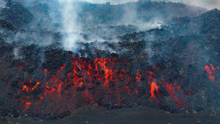 La erupci&oacute;n del volc&aacute;n Etna italiano atrae a un alud de turistas