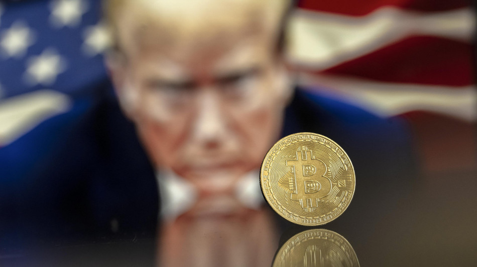 Effetto Trump sulle criptovalute, Bitcoin scende a 90.924 dollari