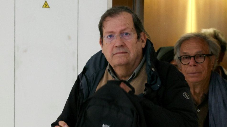 Soupçons d'emploi fictif au Canard enchaîné: relaxe pour deux ex-dirigeants, un ancien dessinateur et sa compagne