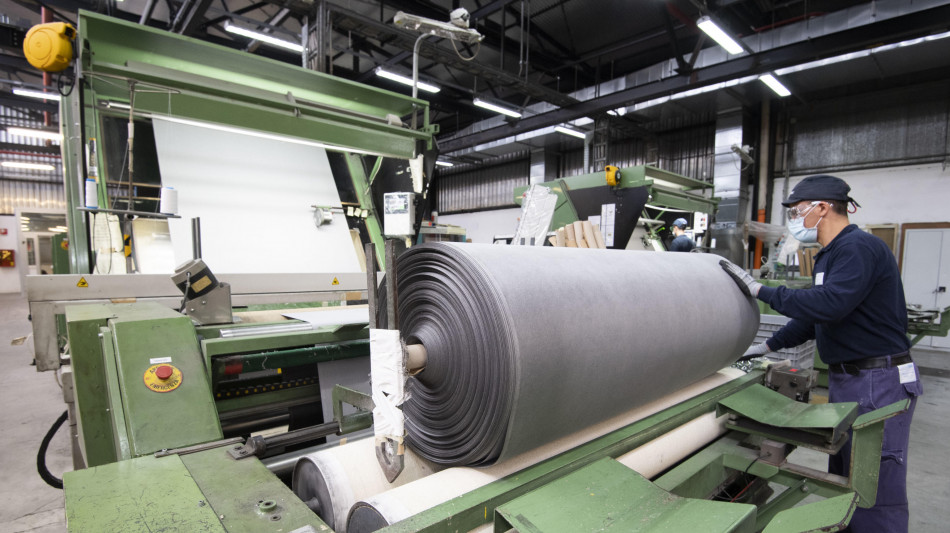 A marzo cala il numero degli occupati, -30mila sull'anno